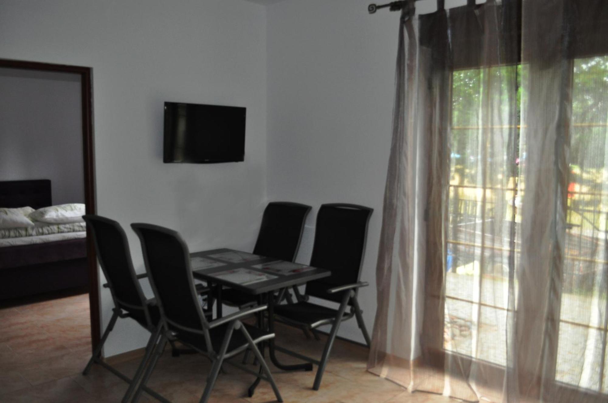 Aparthotel Osrodek Wypoczynkowy Raf-Mil Wicie  Exterior foto